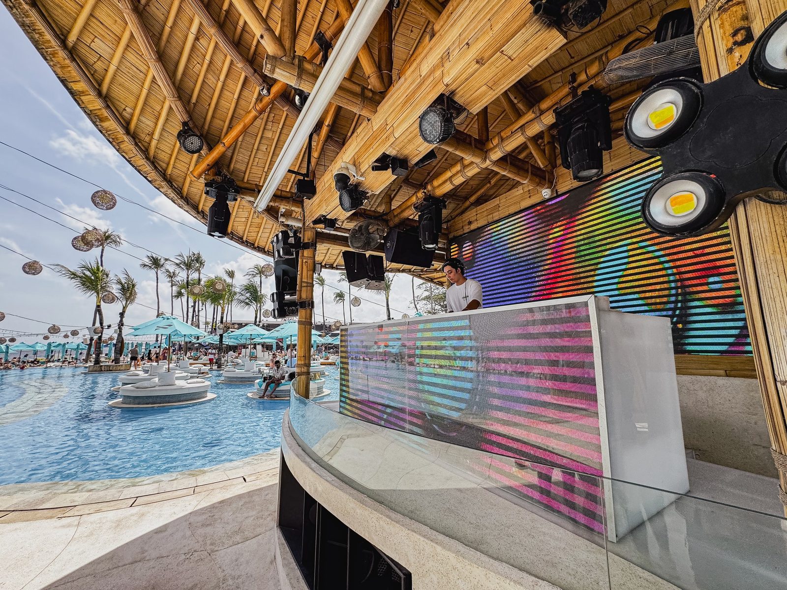 FINNS Beach Club｜JOURNAL