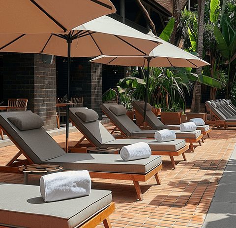 ホテル・リゾートのプールサイド