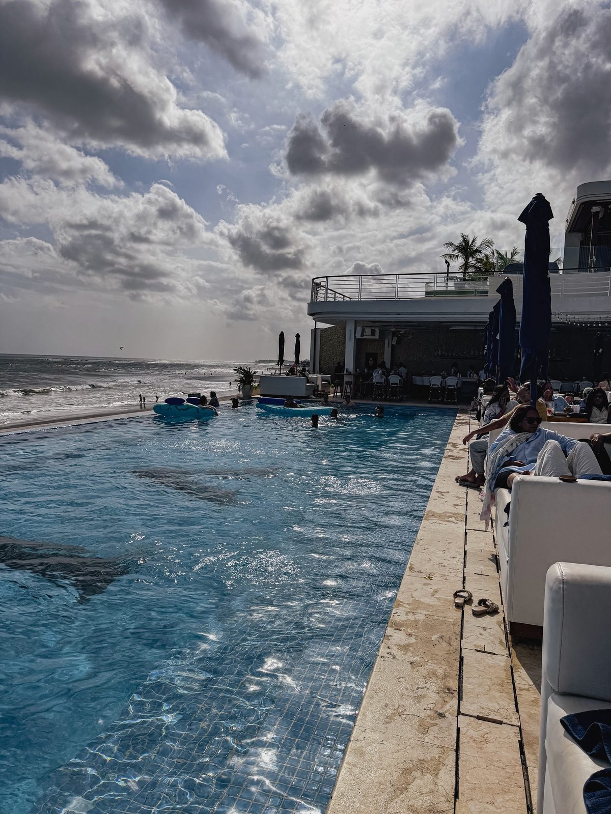 FINNS Beach Club｜JOURNAL