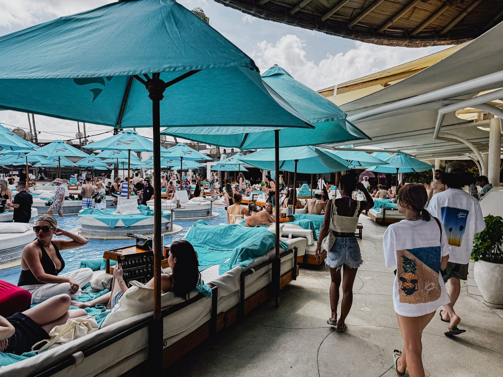FINNS Beach Club｜JOURNAL